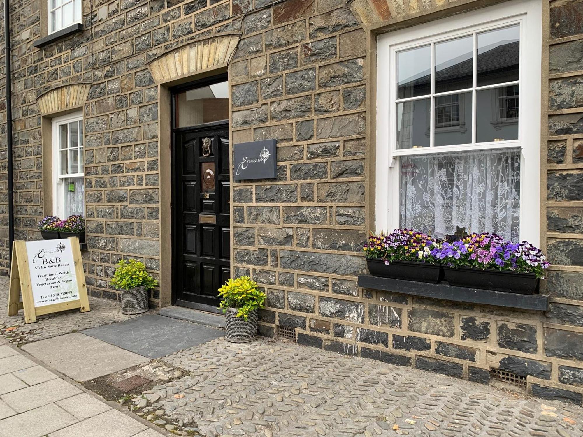 Evangelisa Lampeter Exterior photo